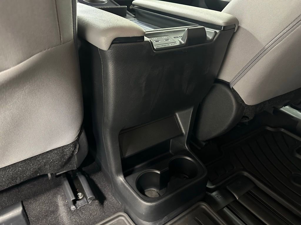 Used 2025 Toyota Sienna LE image 48