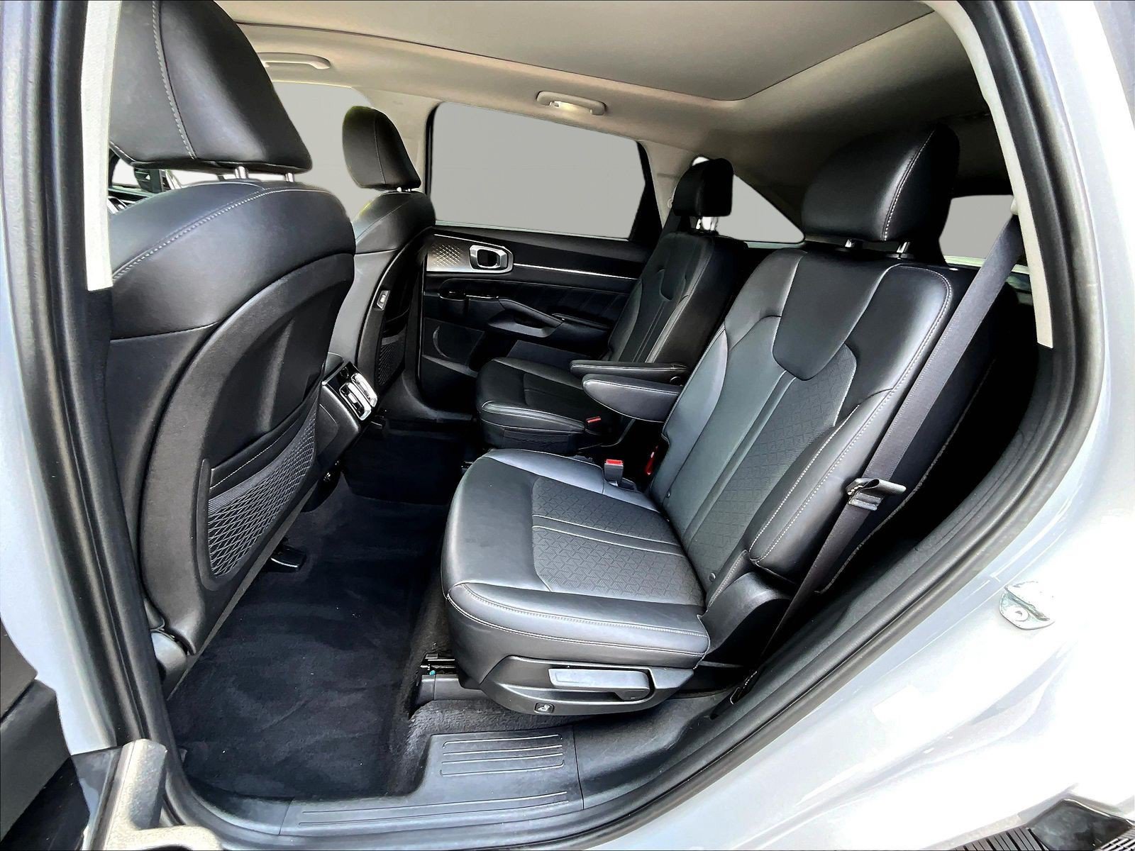 Used 2023 Kia Sorento SX FWD image 22