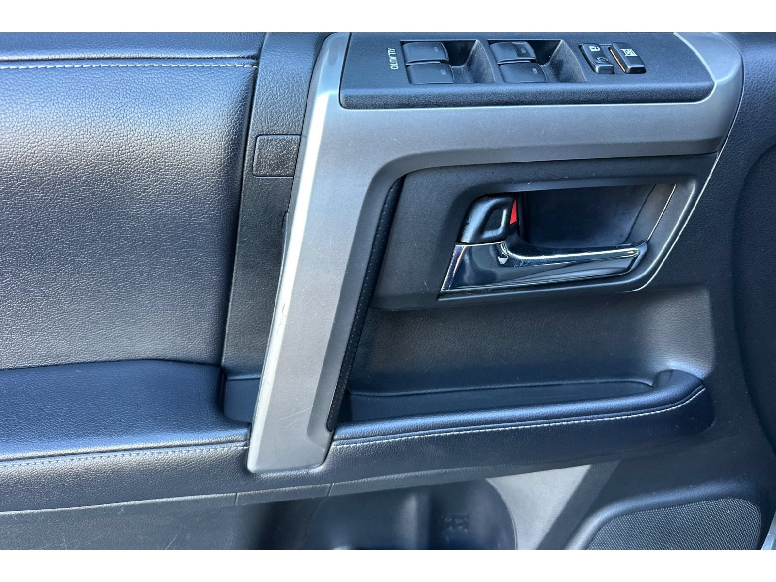Used 2018 Toyota 4Runner SR5 Premium AWD/4WD image 11