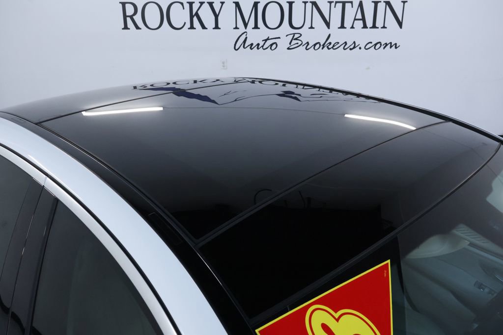 Used 2018 Mercedes-Benz E 300 4MATIC w/ Premium 1 Package image 11