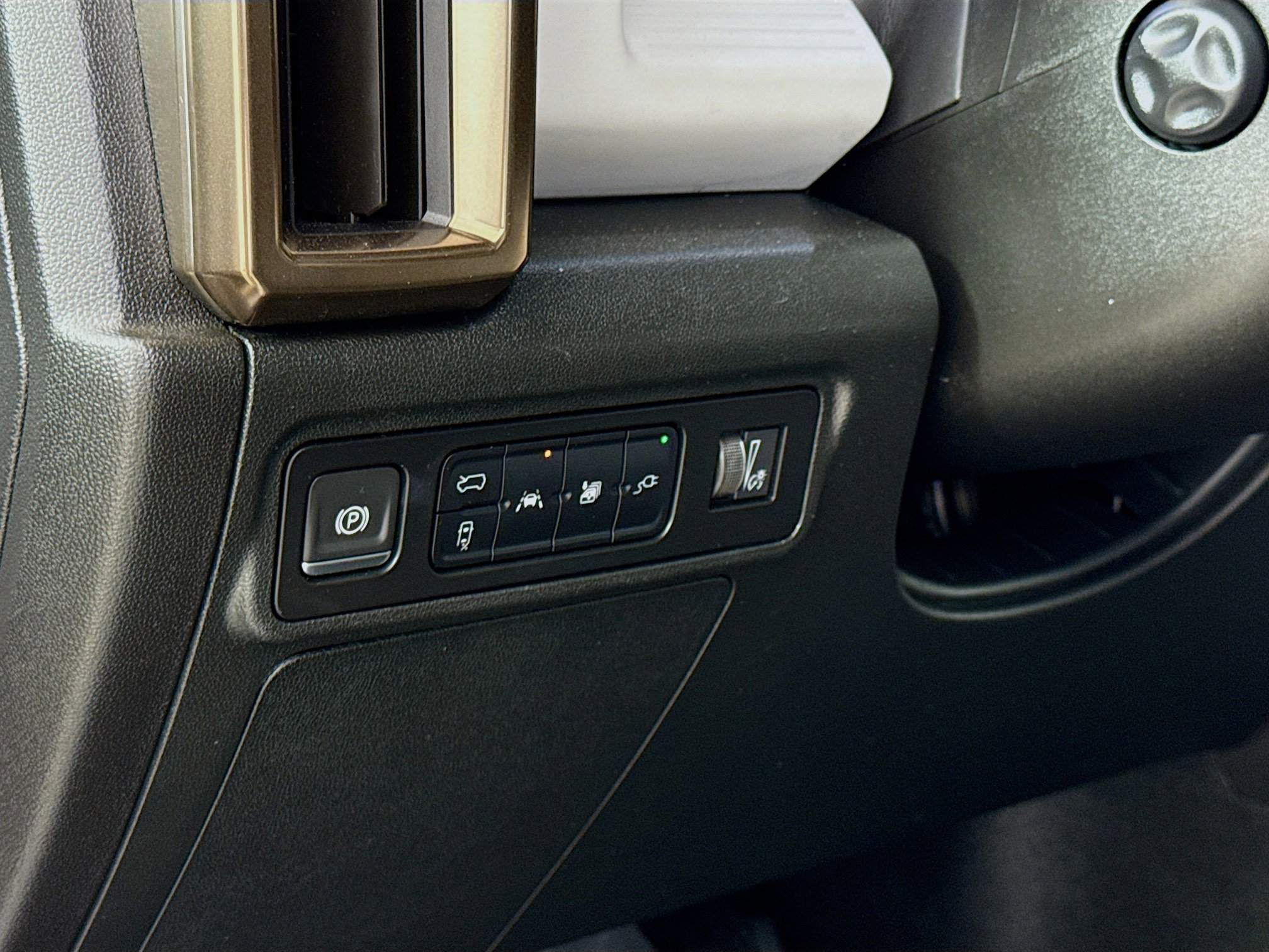 Used 2024 GMC Hummer EV 3X image 10