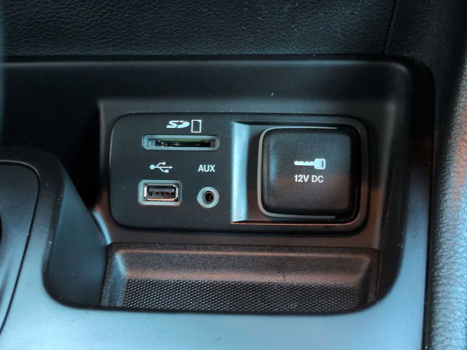 Used 2016 Jeep Cherokee Limited image 34