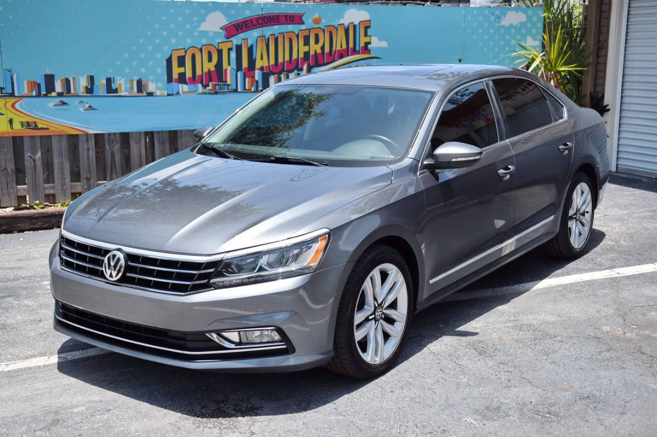 Used 2016 Volkswagen Passat 1.8T w/ Lighting Package FWD image 2