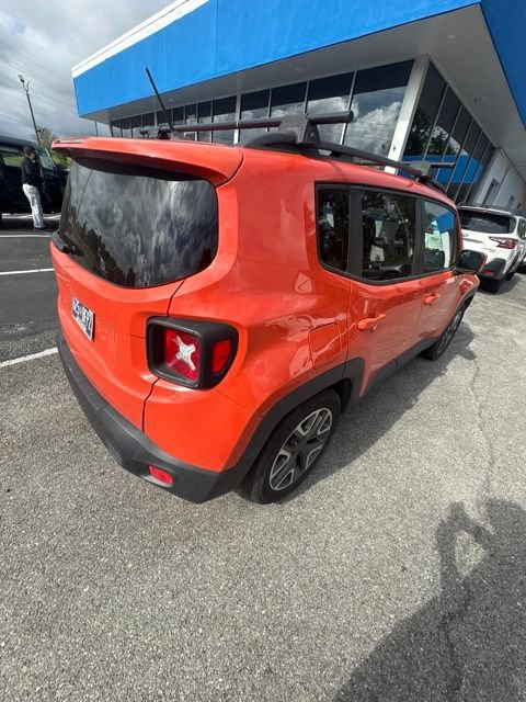 Used 2016 Jeep Renegade Latitude FWD image 26