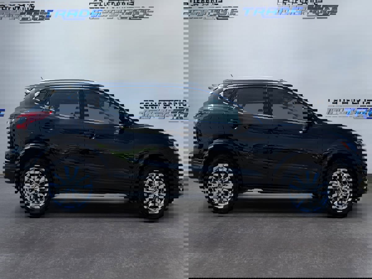 Used 2022 Nissan Rogue Sport SV image 4