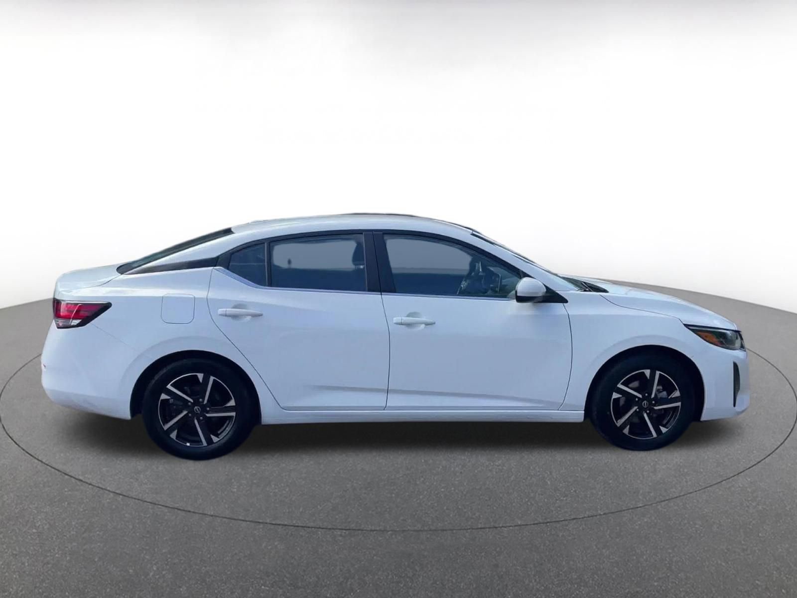 Used 2025 Nissan Sentra SV FWD image 16