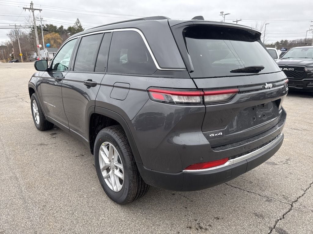 New 2026 Jeep Grand Cherokee Laredo image 3