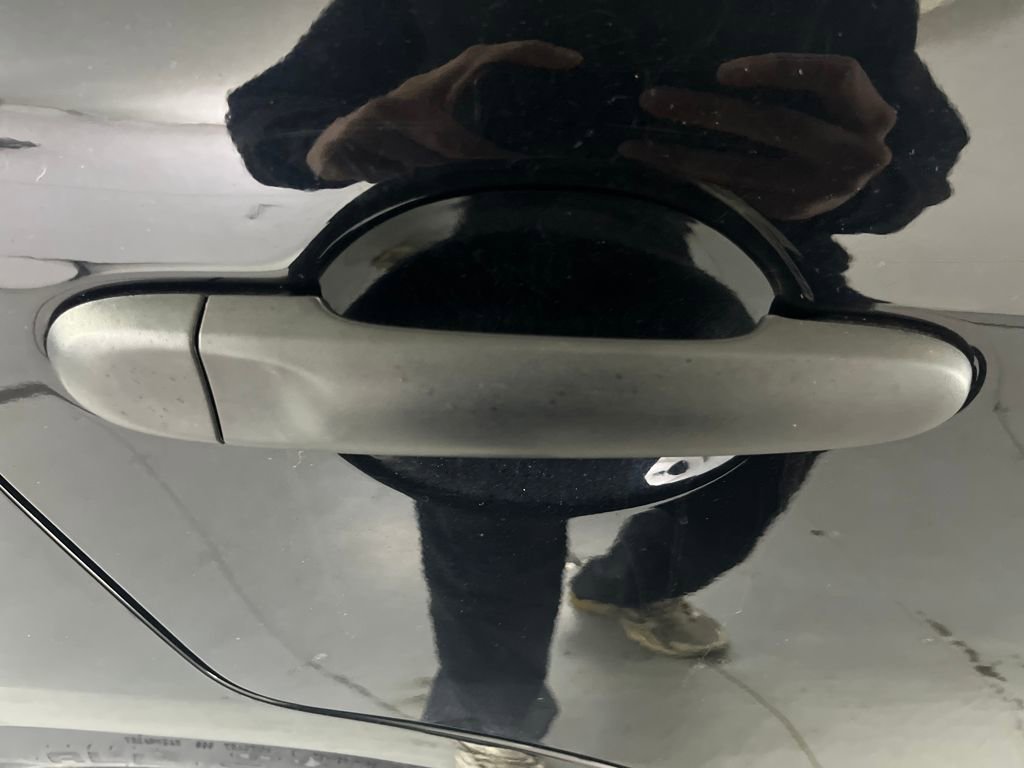 Used 2018 Nissan Versa S Plus image 45