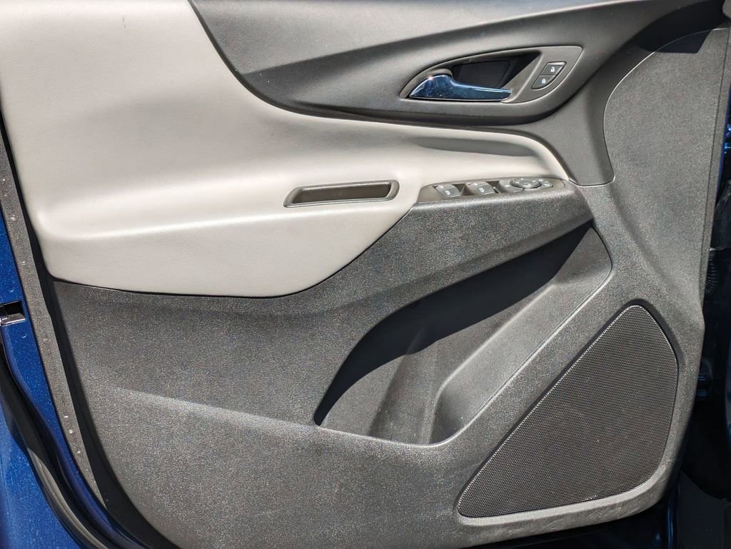 Used 2023 Chevrolet Equinox LS image 9