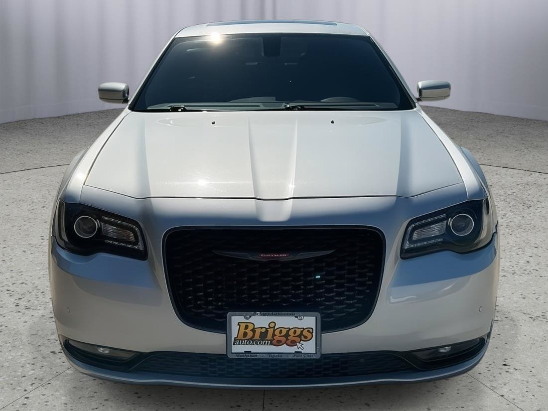 Used 2023 Chrysler 300 S RWD image 8