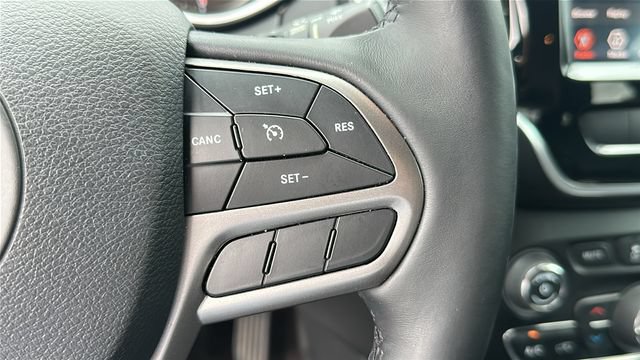 Used 2019 Jeep Cherokee Limited FWD image 25