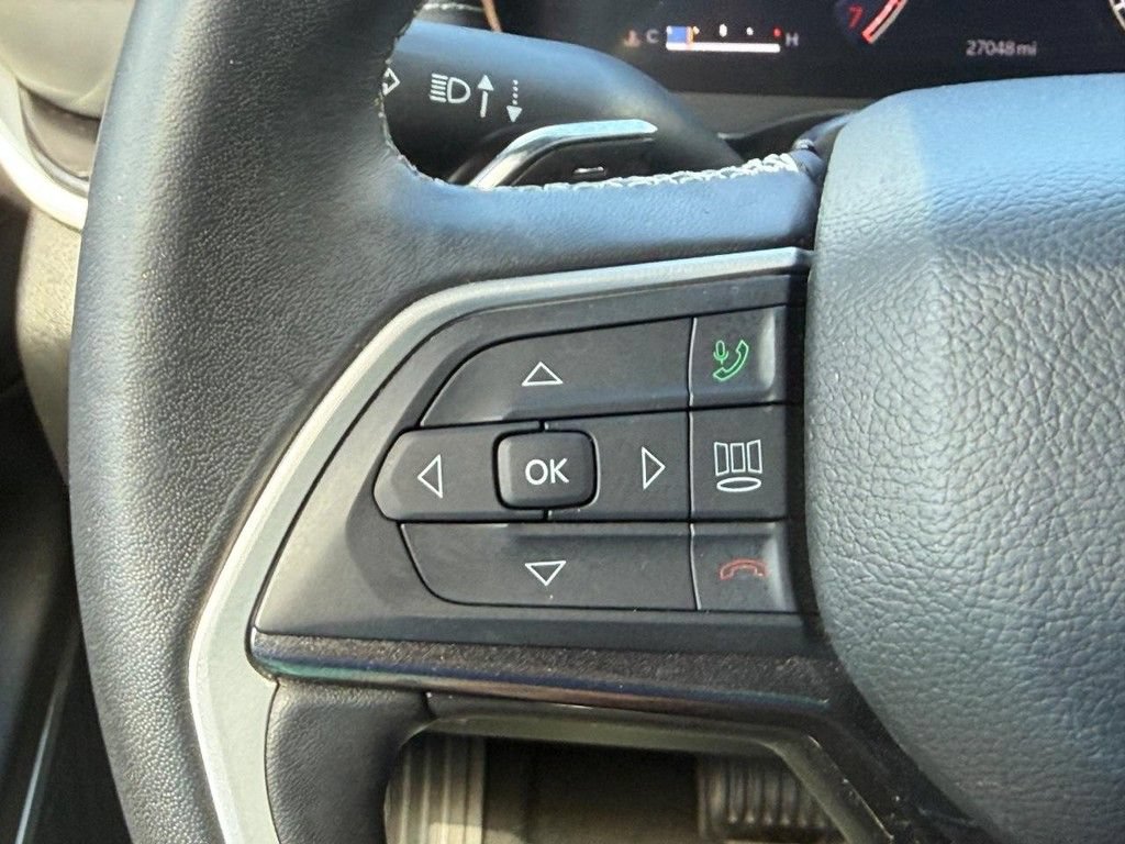 Used 2022 Jeep Grand Cherokee Altitude AWD/4WD image 15
