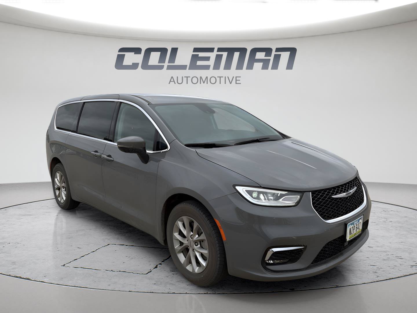Used 2023 Chrysler Pacifica Touring-L AWD/4WD image 7