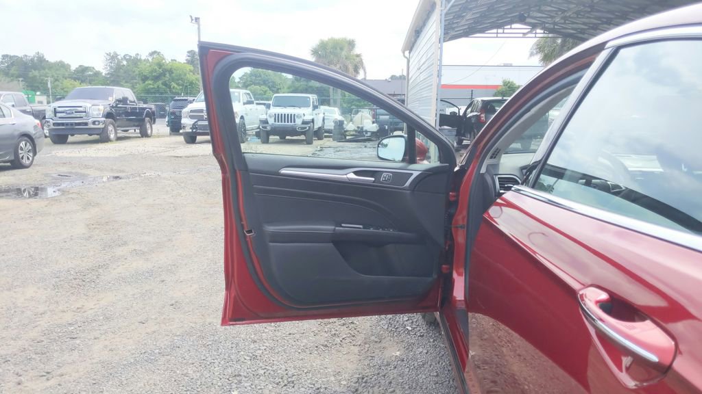 Used 2014 Ford Fusion Titanium image 15