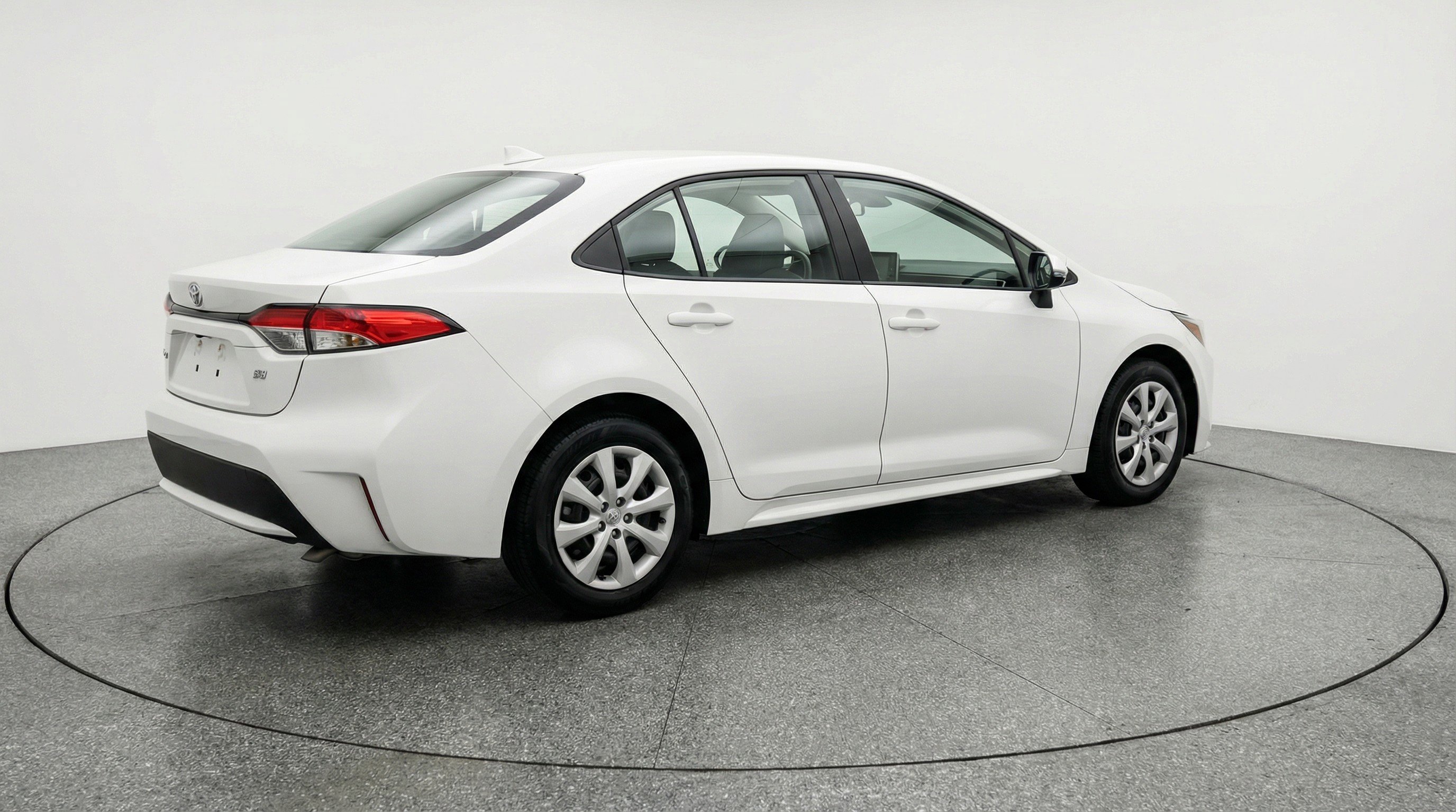 Used 2025 Toyota Corolla LE FWD image 9