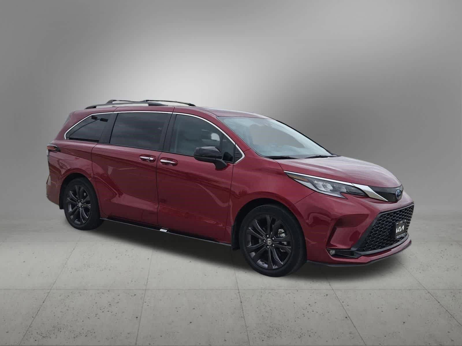 Used 2022 Toyota Sienna XSE w/ XSE Plus Package FWD image 8