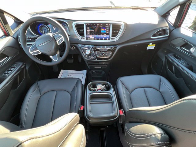 New 2027 Chrysler Pacifica LX FWD image 2