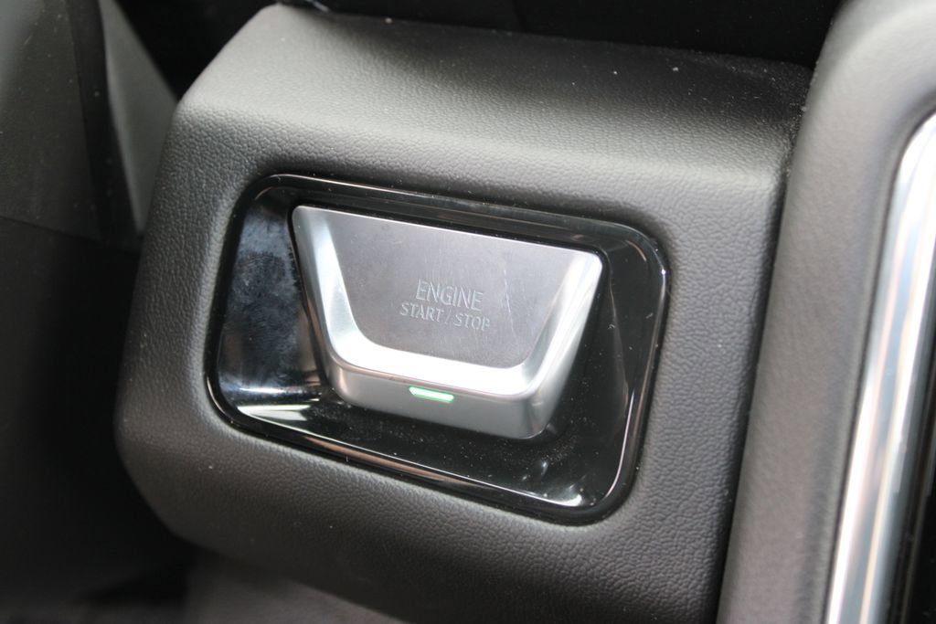 Used 2025 GMC Yukon Denali image 49