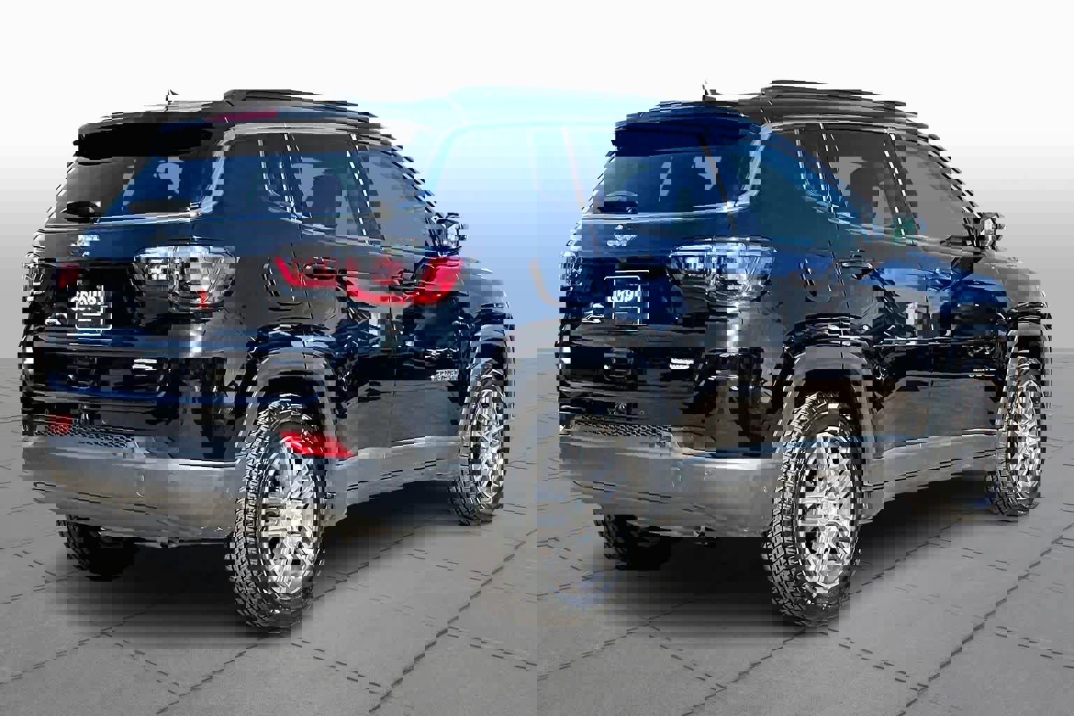 Used 2020 Jeep Compass Latitude image 12