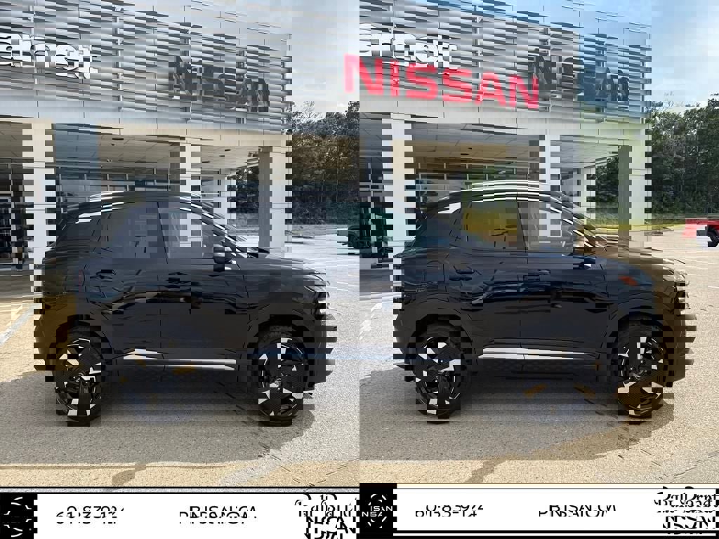 New 2025 Nissan Kicks SR image 4