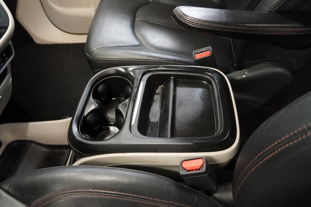 Used 2019 Chrysler Pacifica Touring-L image 22