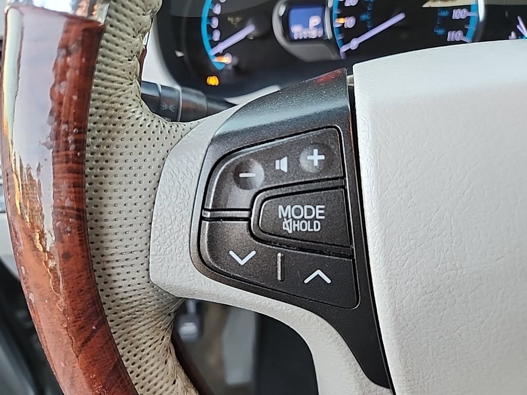 Used 2011 Toyota Sienna XLE FWD image 18
