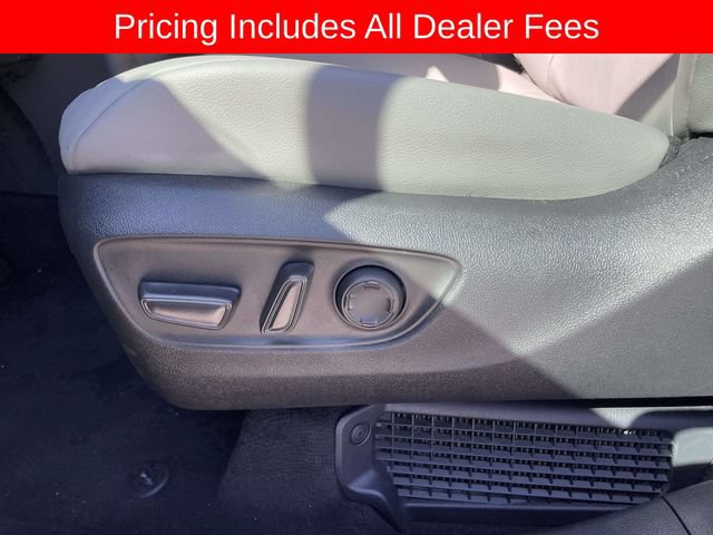 Used 2025 Toyota Sienna XLE FWD image 20