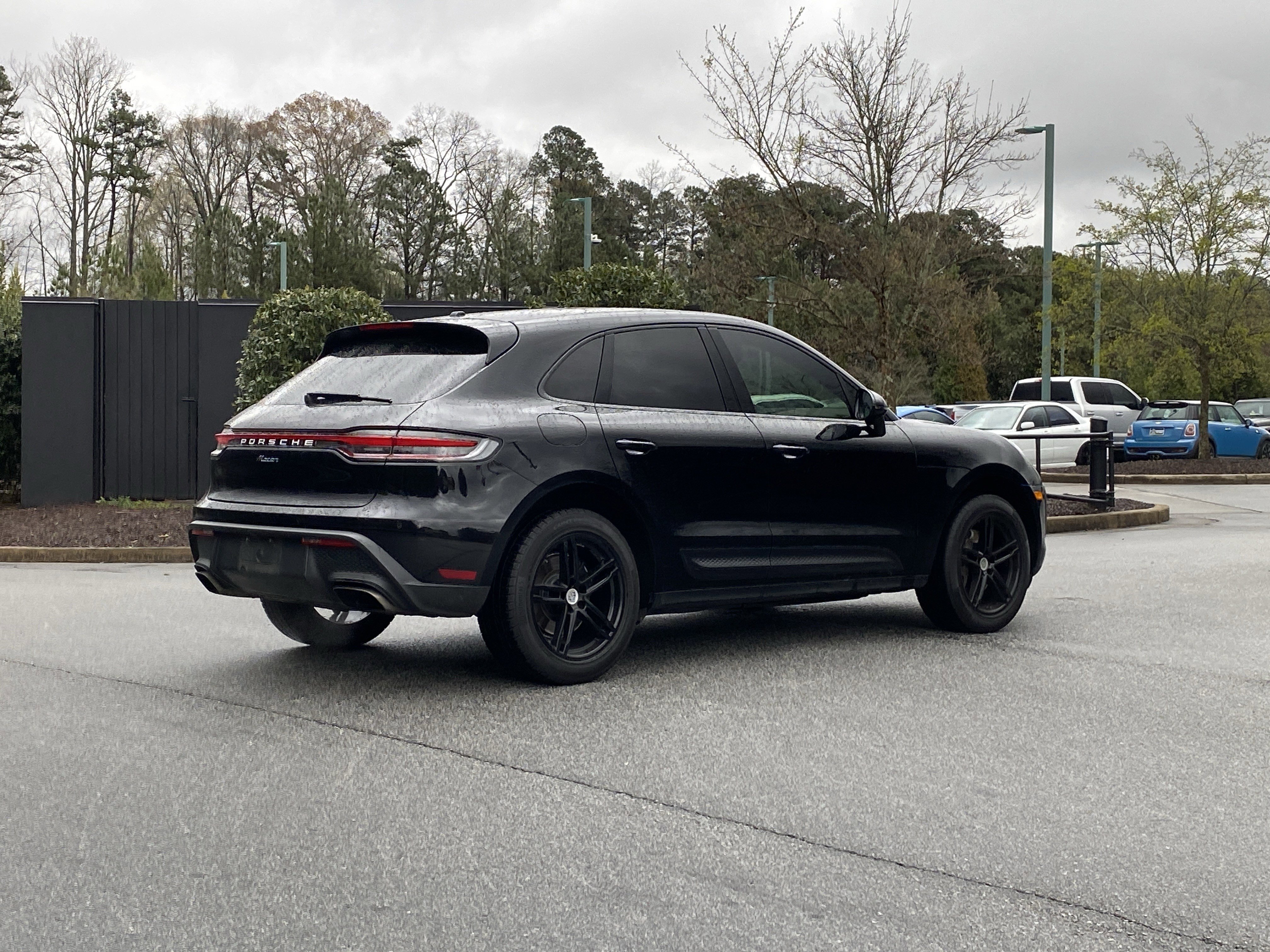 Used 2023 Porsche Macan image 3