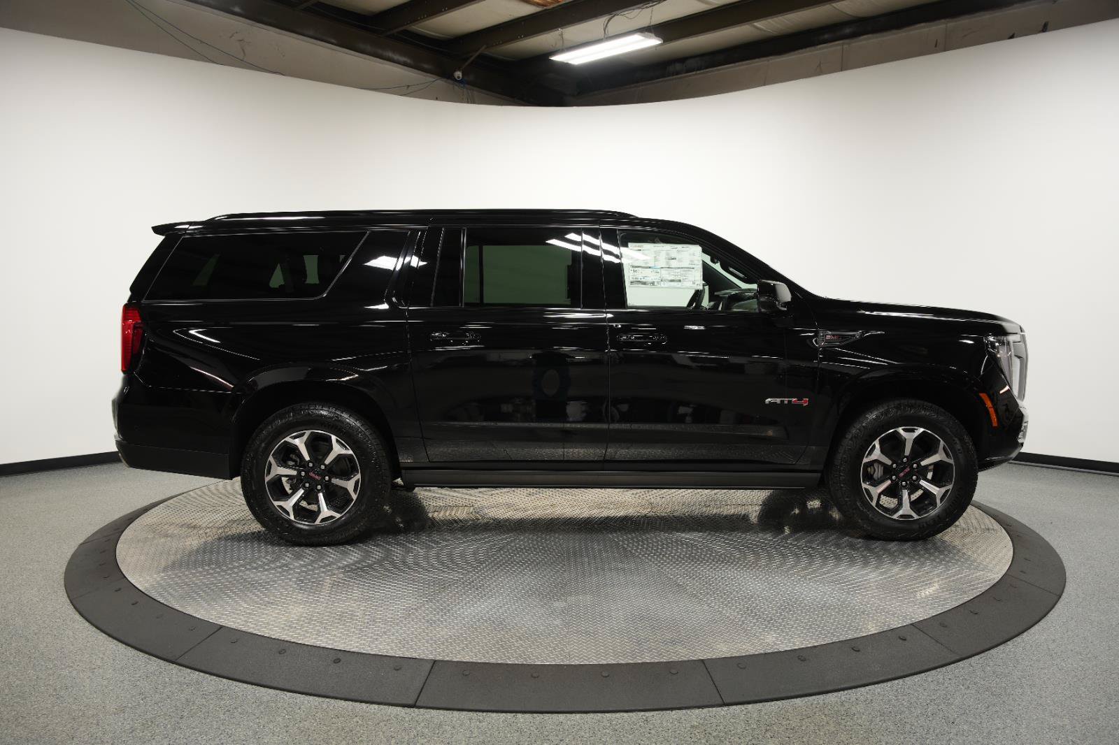 New 2026 GMC Yukon XL AT4 w/ AT4 Premium Plus Package AWD/4WD image 11