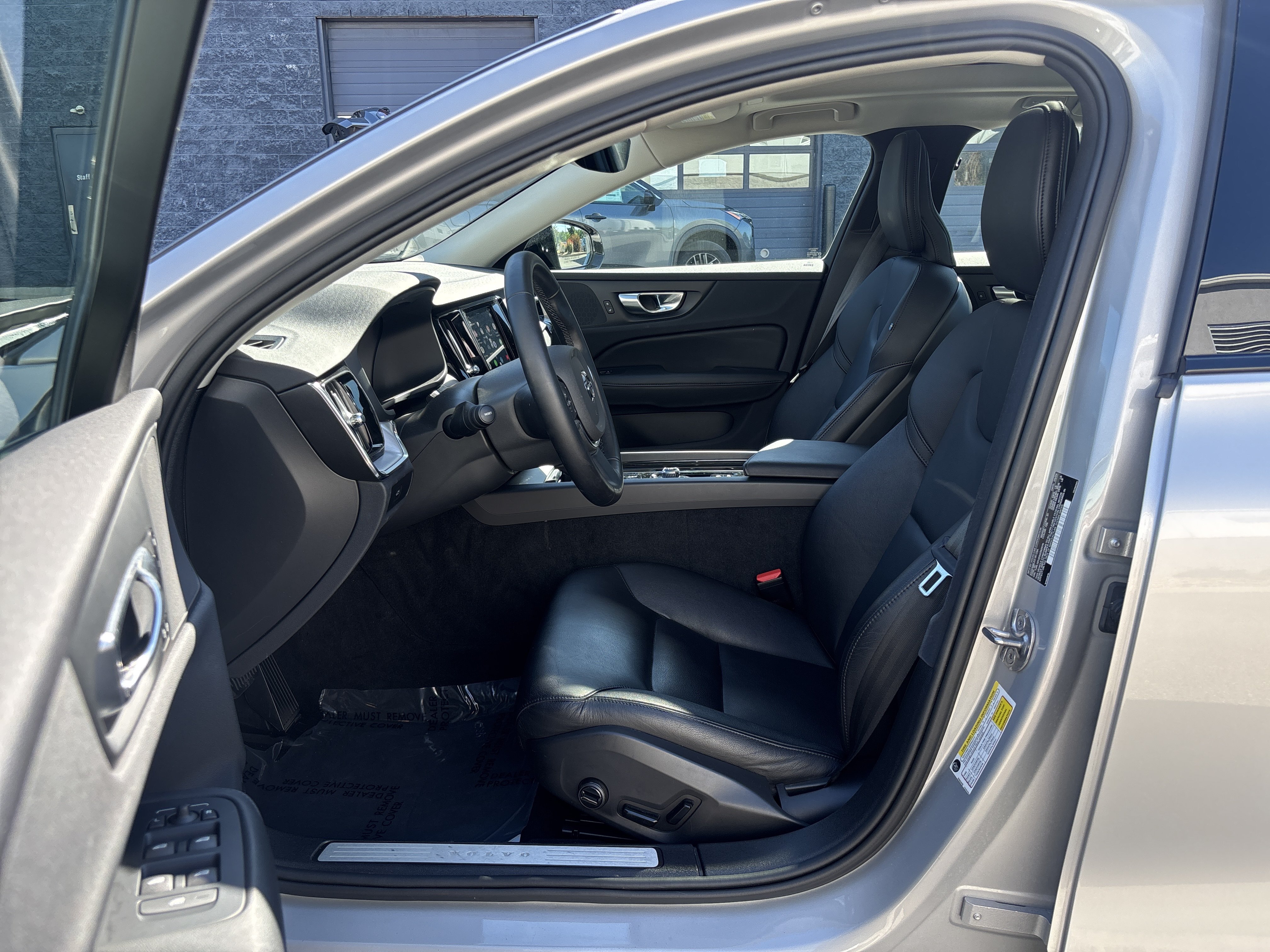 Used 2025 Volvo S60 B5 Core FWD image 34
