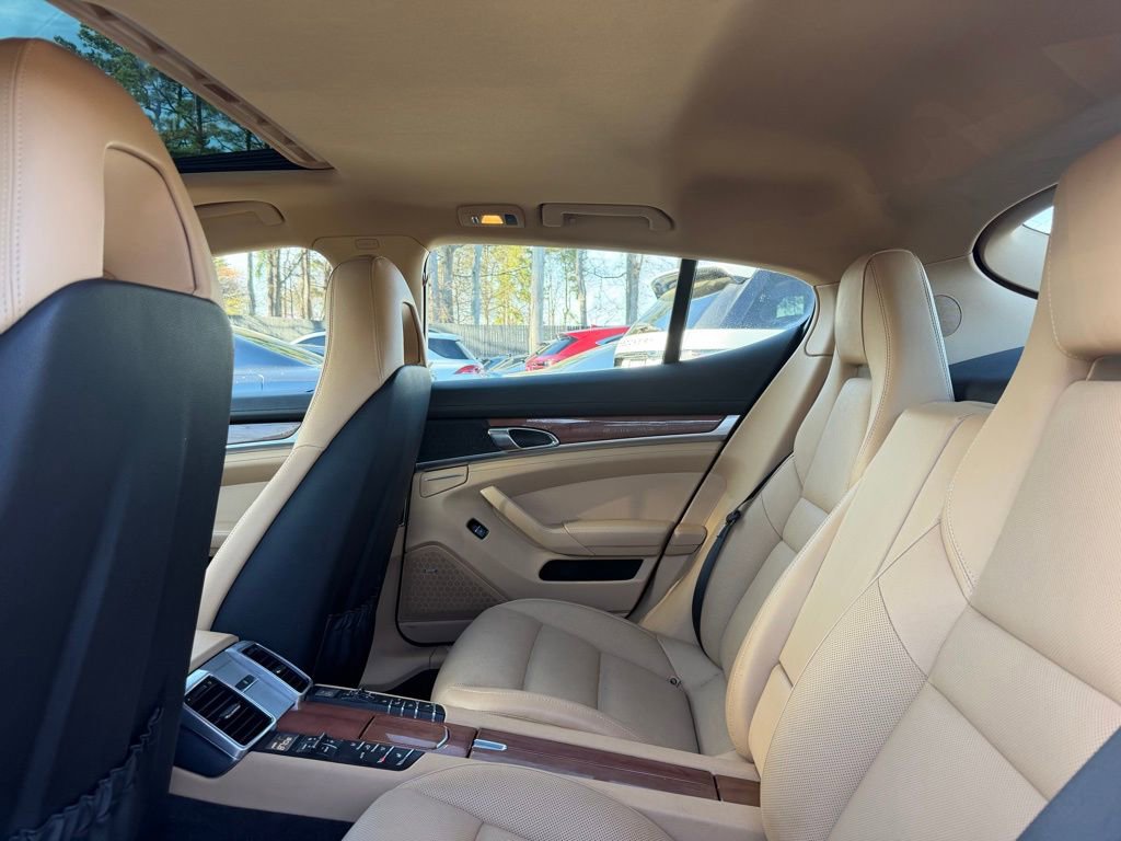 Used 2016 Porsche Panamera 4 image 25