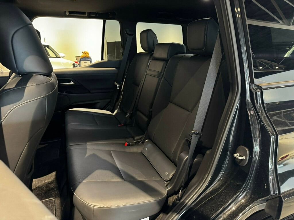 Used 2024 Lexus GX 550 w/ Cold Area Package AWD/4WD image 19