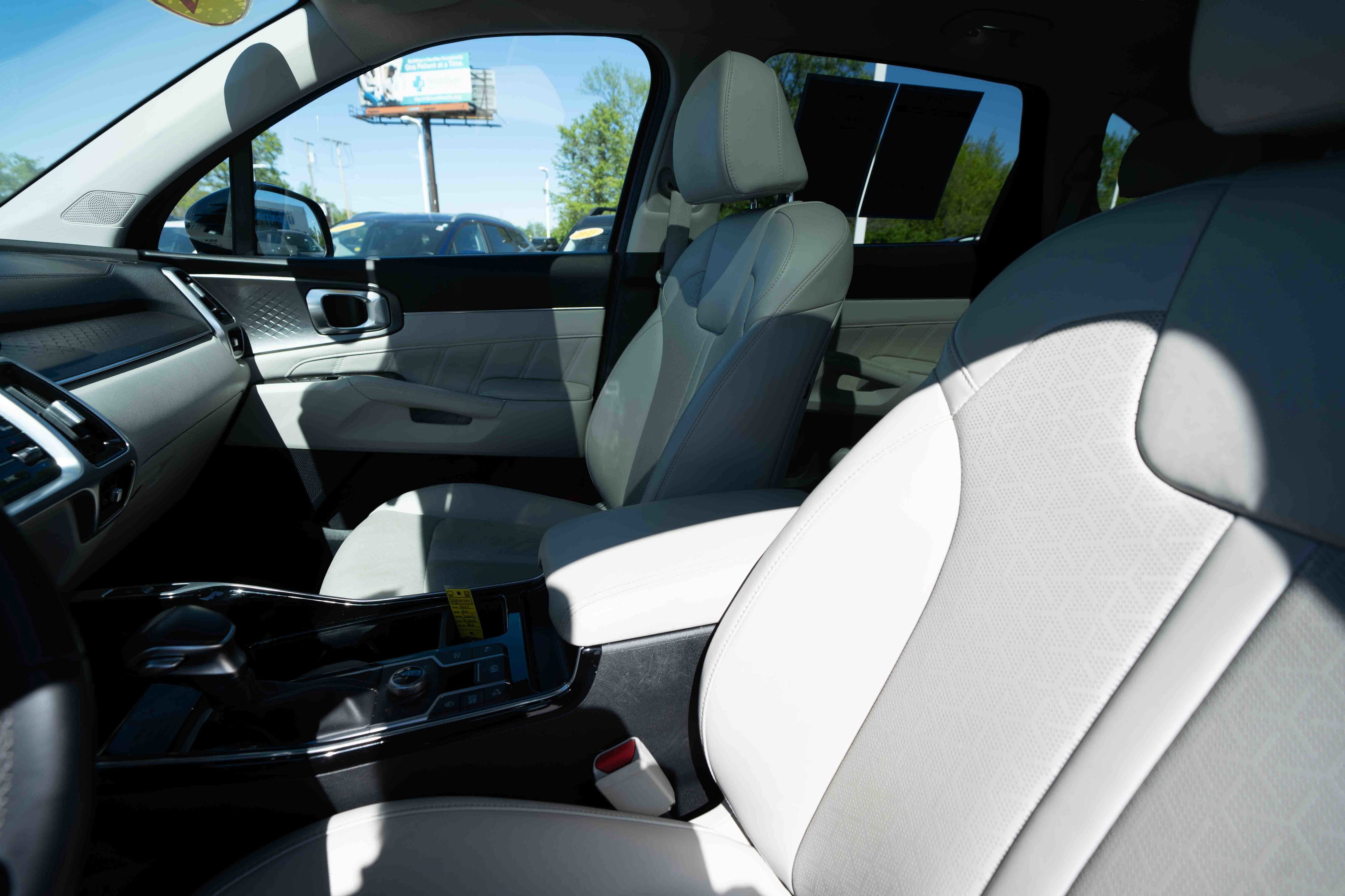 Used 2023 Kia Sorento SX AWD/4WD image 10