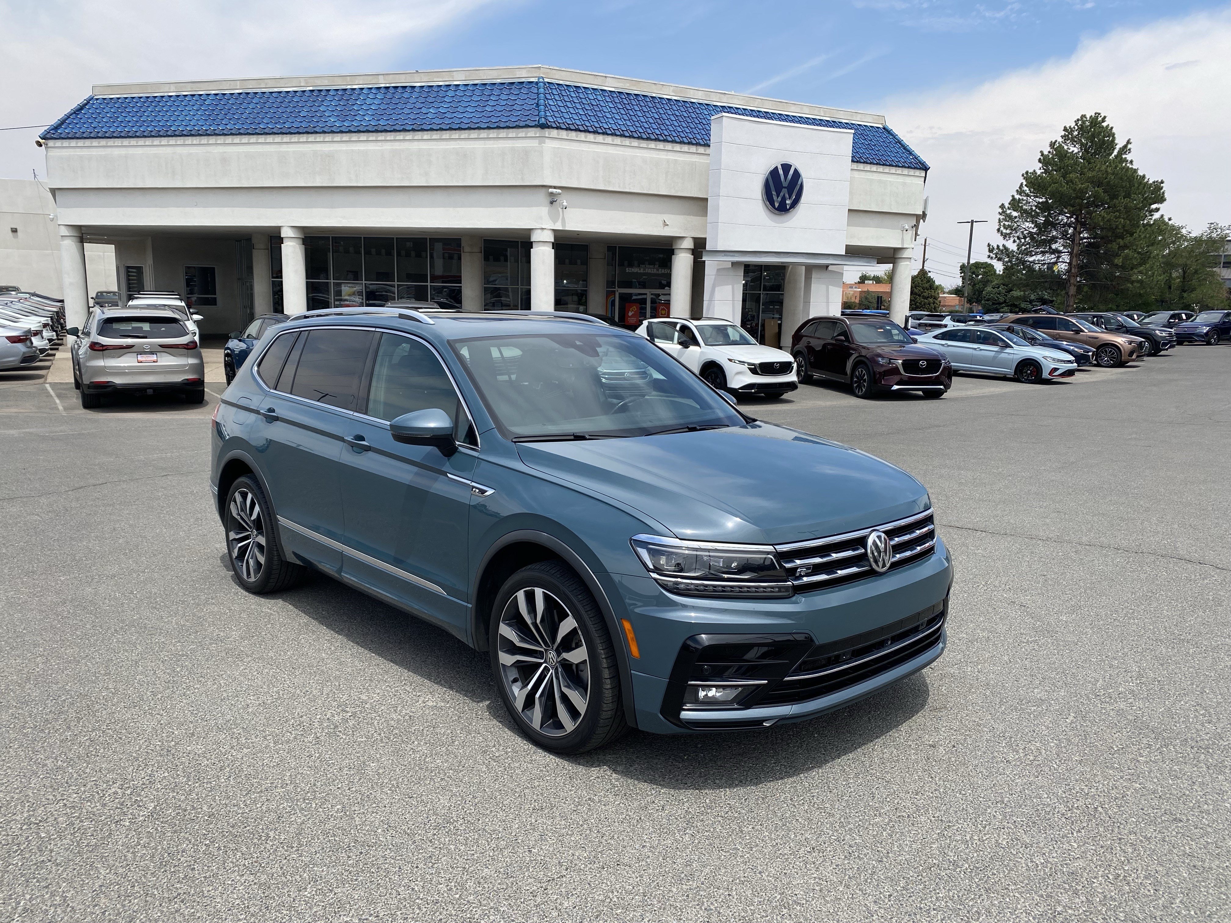 Used 2021 Volkswagen Tiguan SEL Premium R-Line AWD/4WD image 2