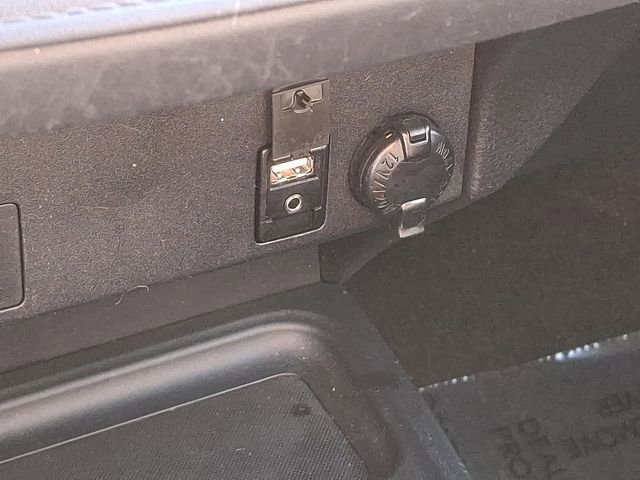 Used 2016 Toyota RAV4 LE image 29