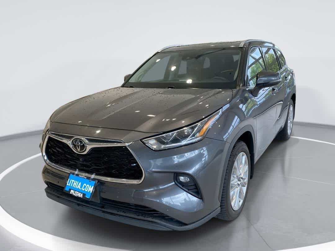 Used 2022 Toyota Highlander Limited