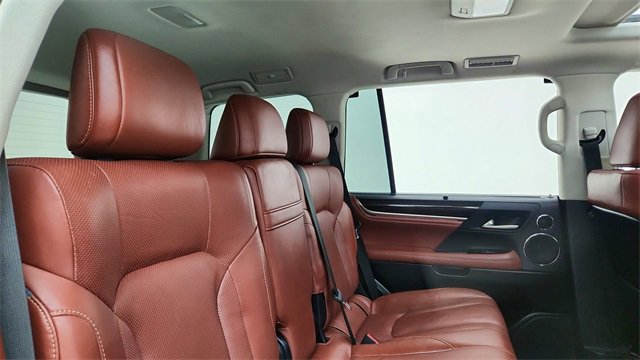 Used 2021 Lexus LX 570 4WD w/ 3rd Row & Luxury Pkg image 25