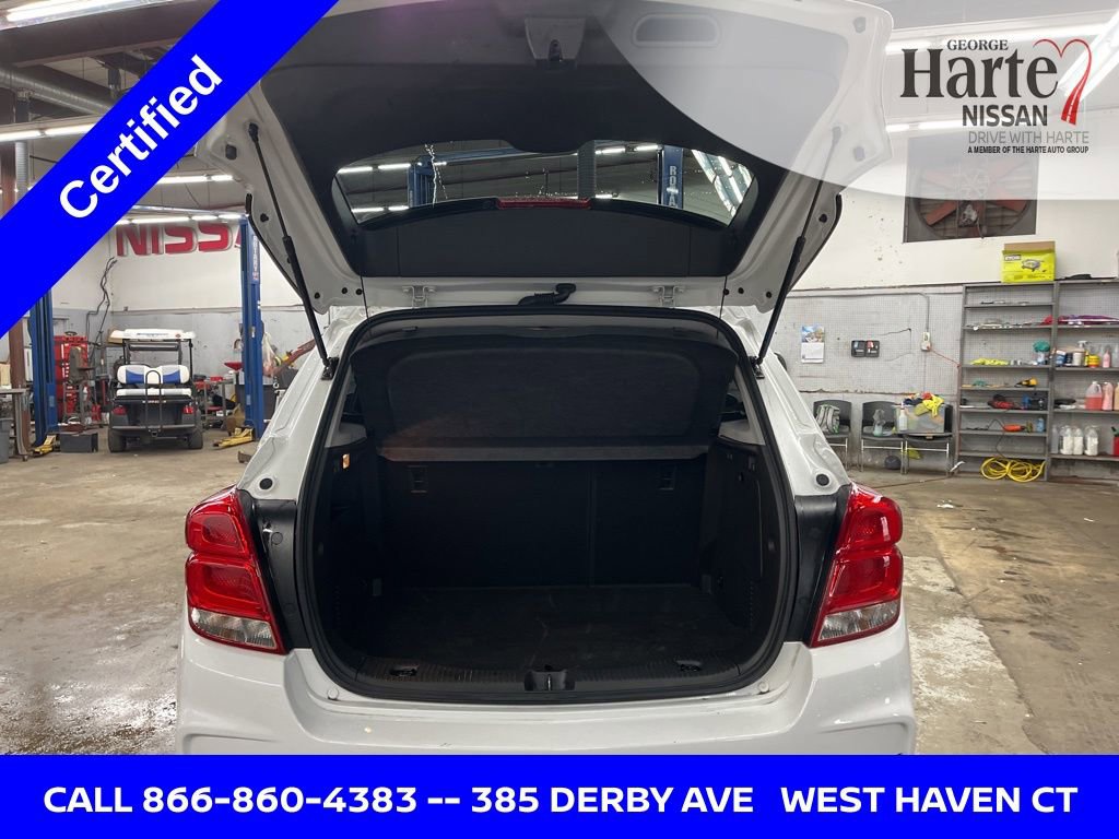 Used 2022 Chevrolet Trax LT w/ LT Convenience Package image 28