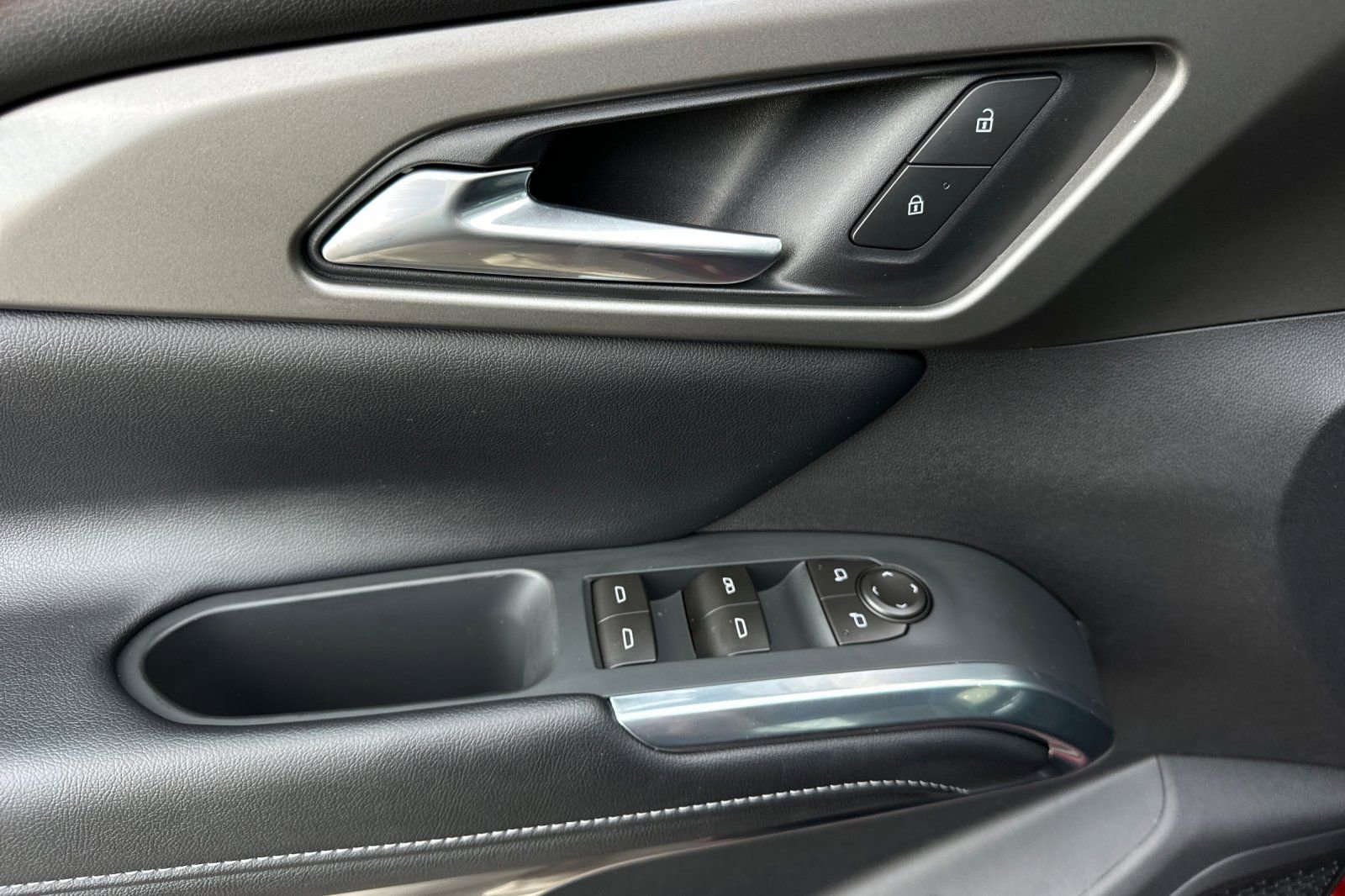New 2026 Chevrolet Traverse LT FWD image 11