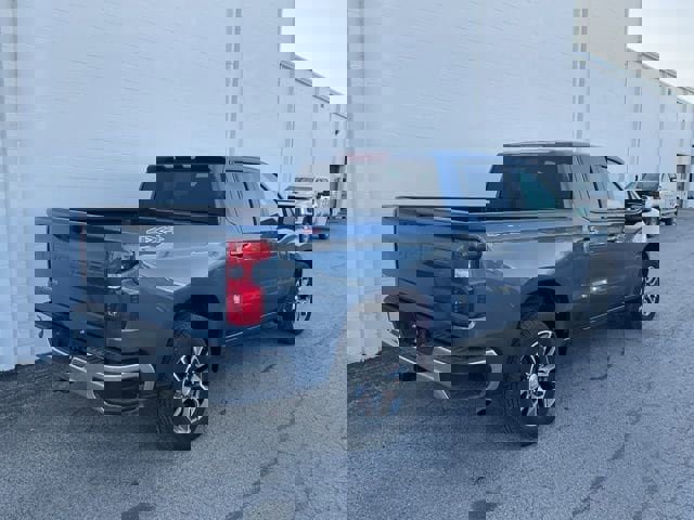 Used 2024 Chevrolet Silverado 1500 LT image 4