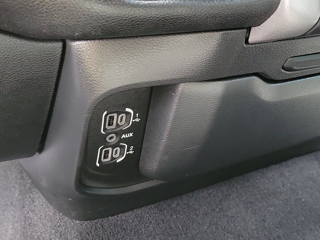 Used 2025 RAM 1500 Big Horn AWD/4WD image 18
