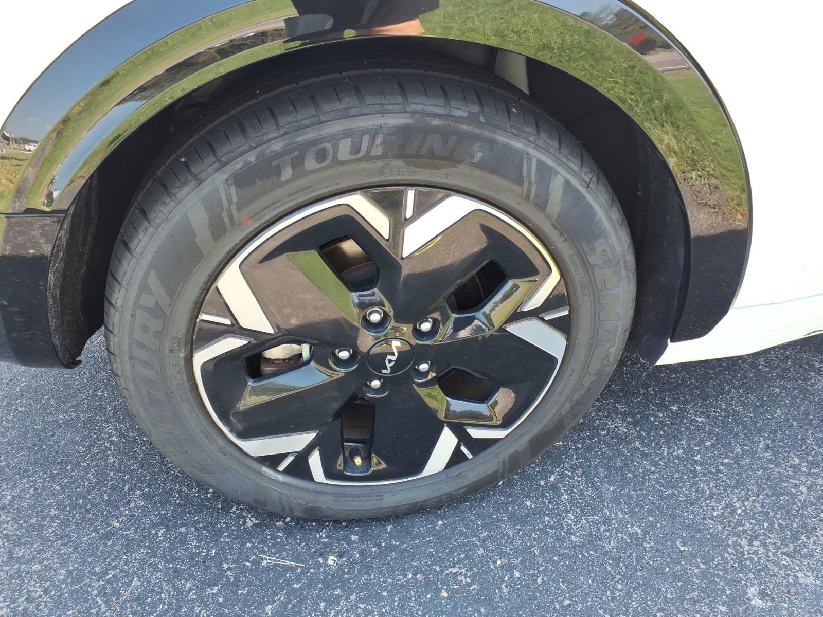 Used 2024 Kia Niro Wind FWD image 7