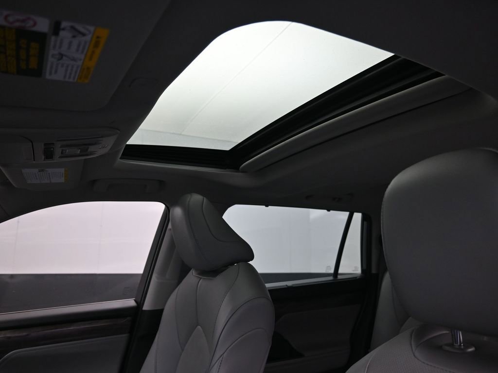 Used 2023 Toyota Highlander Limited image 25