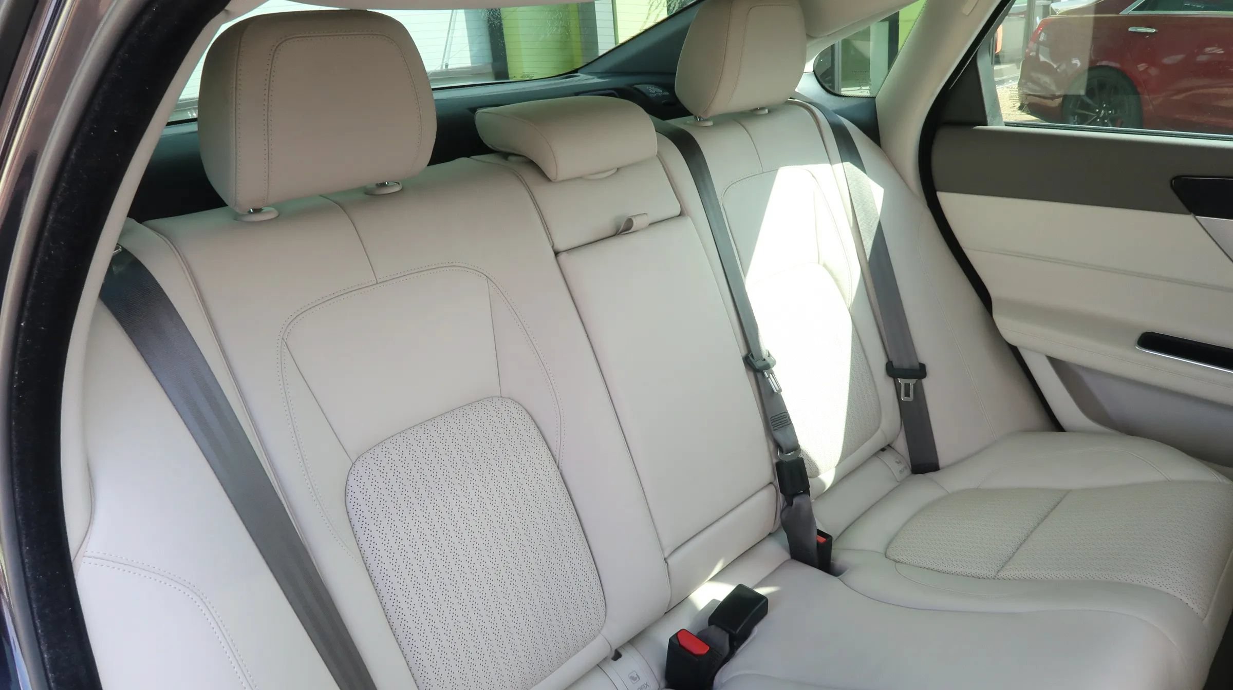 Used 2017 Jaguar XF Prestige RWD image 25