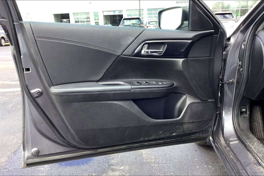 Used 2013 Honda Accord Sport image 25