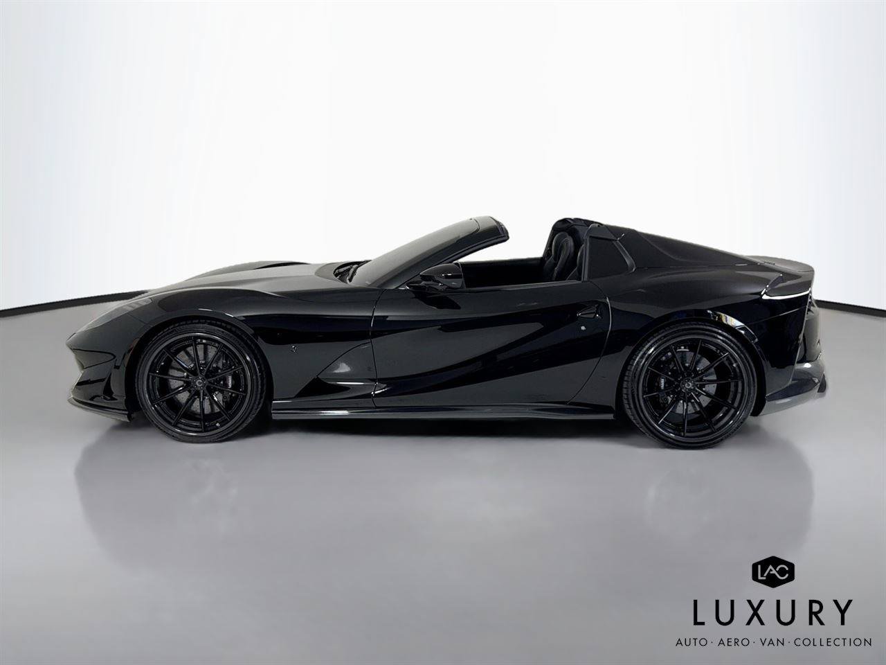 Used 2021 Ferrari 812 GTS RWD image 9