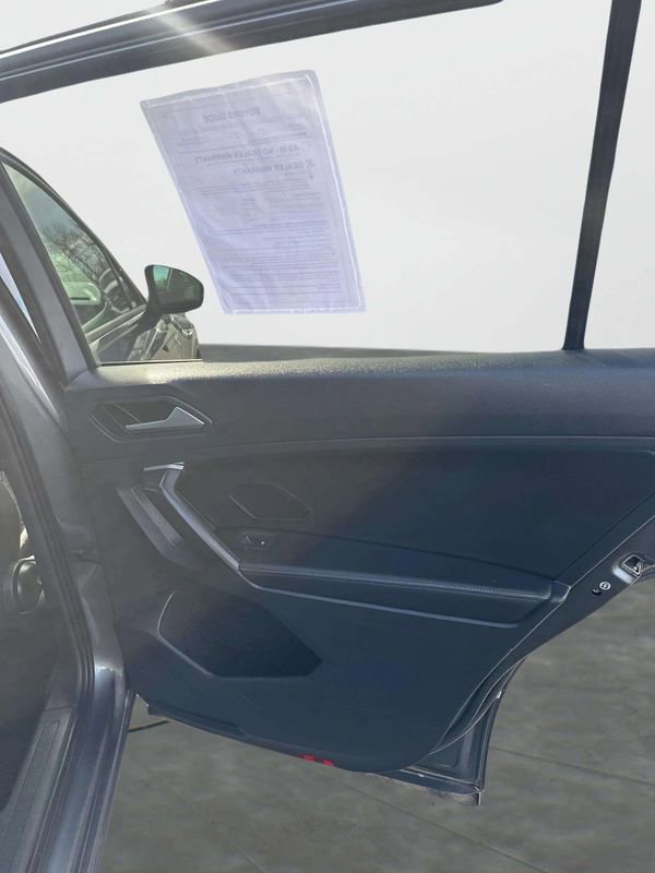 Used 2024 Volkswagen Tiguan S image 10