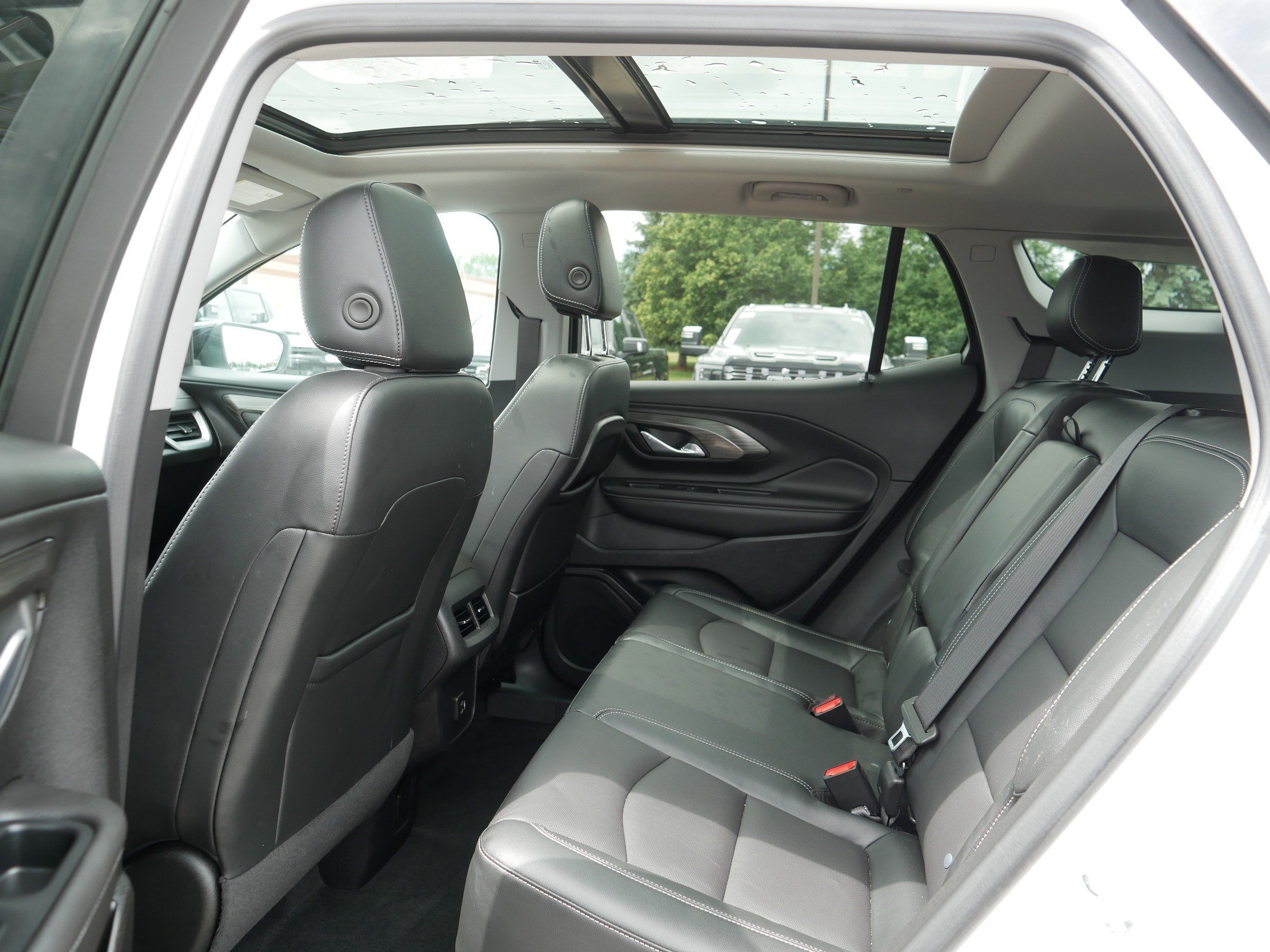 Used 2023 GMC Terrain SLT w/ Infotainment Package II AWD/4WD image 35