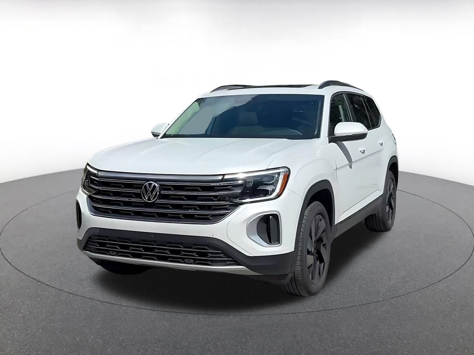 Used 2026 Volkswagen Atlas SE FWD image 4