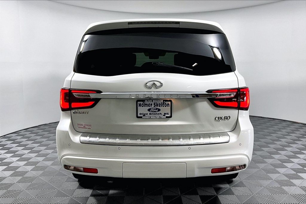 Used 2018 INFINITI QX80 2WD w/ Deluxe Technology Package image 4
